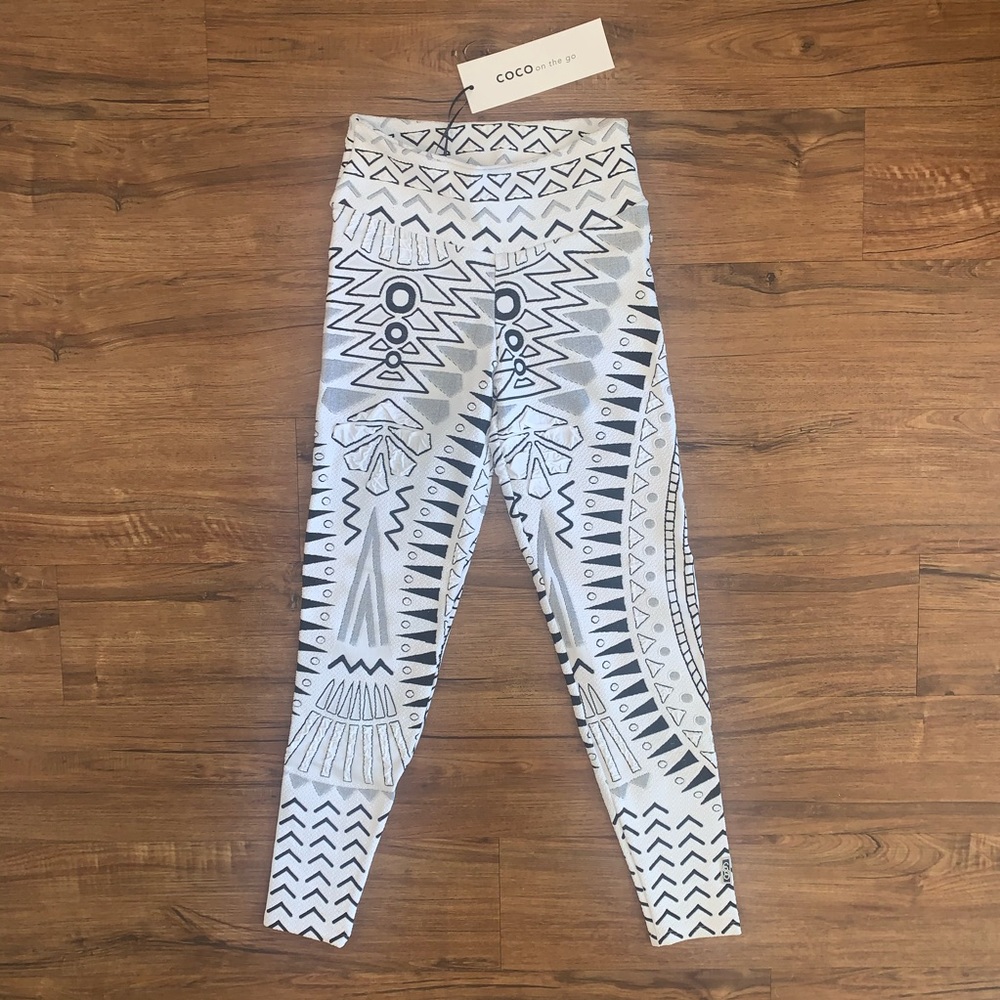 Coco on the go Aztec Leggings
